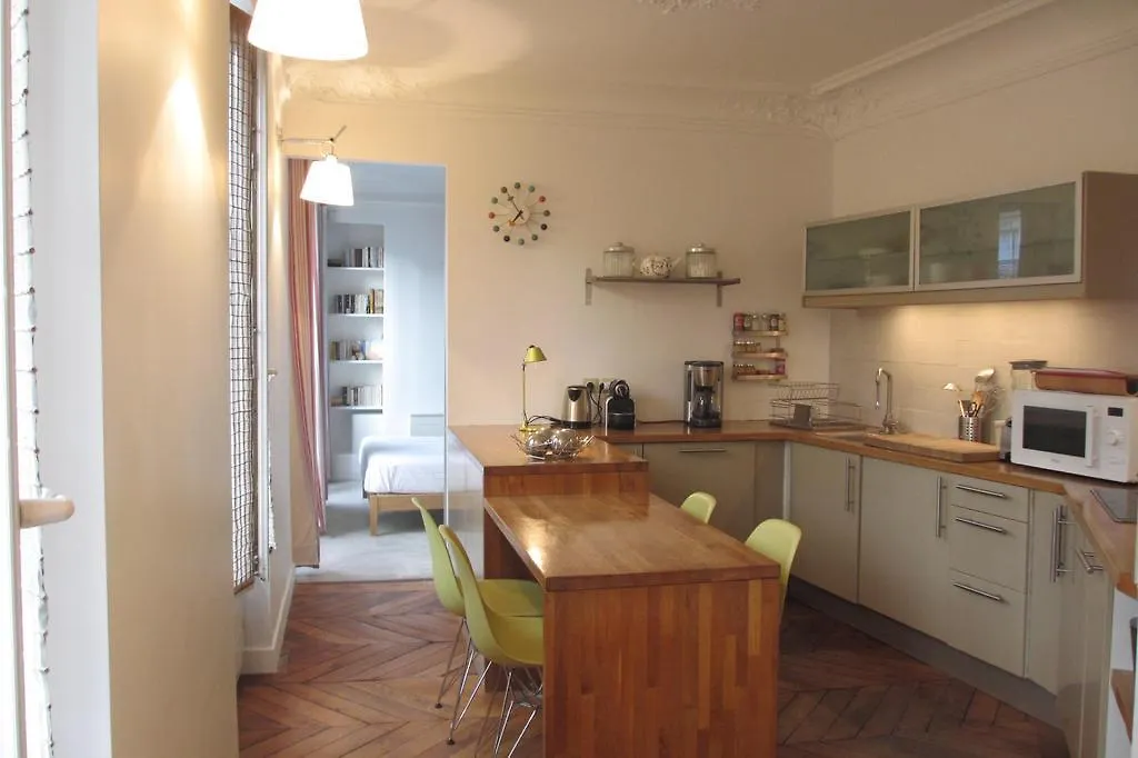 Apartment Pont Neuf Paris