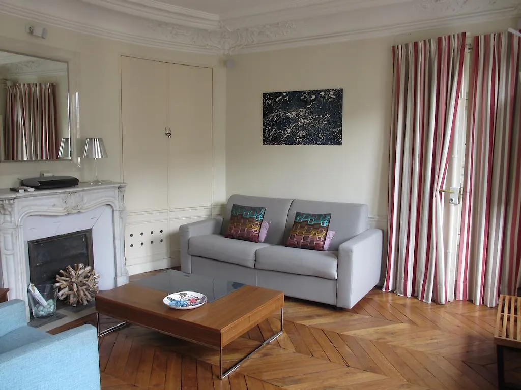 Apartment Pont Neuf Paris